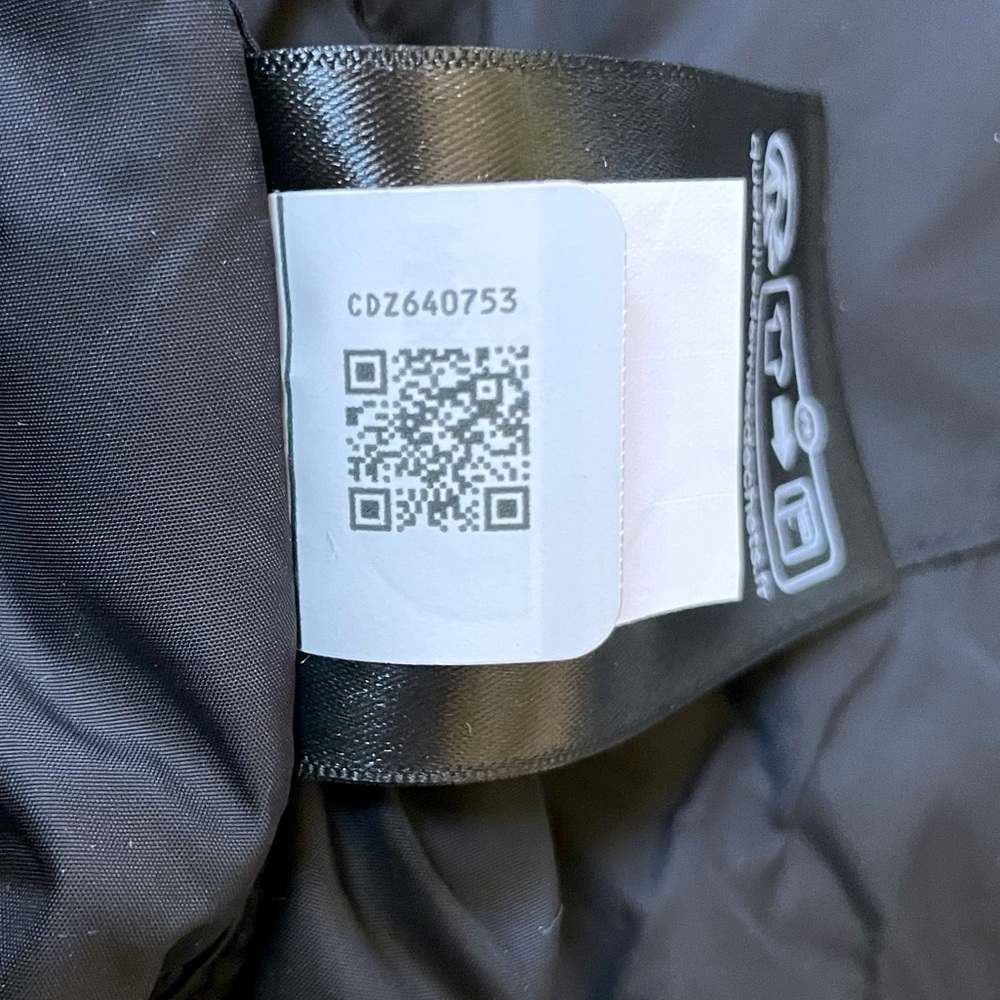The North Face Men’s 1996 Retro Nuptse Jacket - Picture 9 of 10
